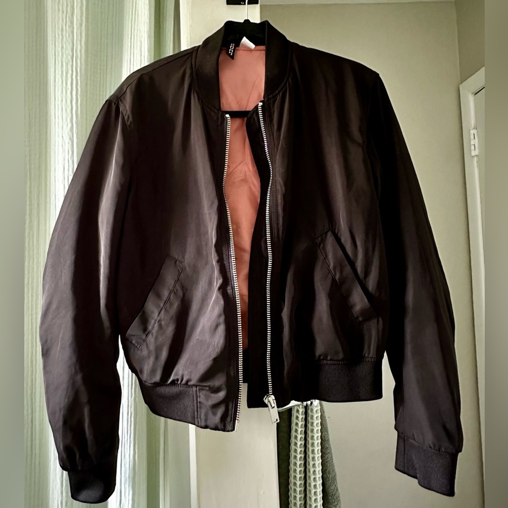 H&M Woman’s Black Bomber Jacket Size 4-Small/Medium